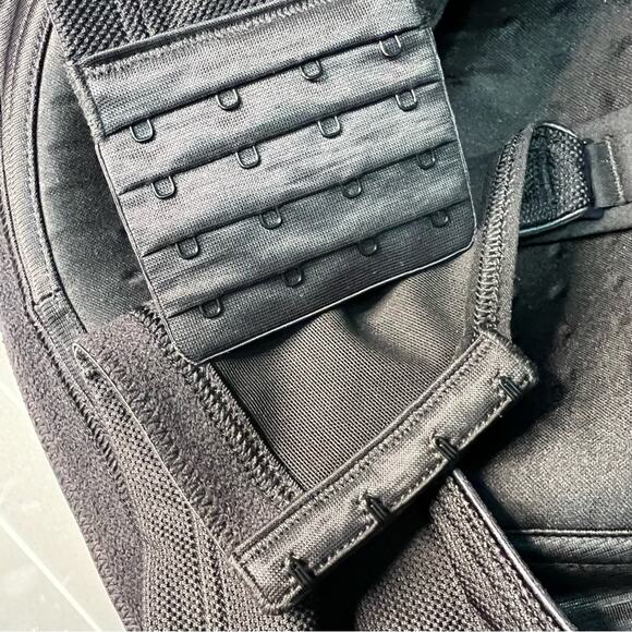 Livi Active Sport Bra 46C Molded UW Adjustable Wicking Gray Max Support NEW - Picture 8 of 10